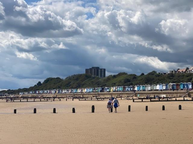 8 Bed Sun Decked Caravan Unlimited High Speed Wifi And Fun At Seawick Holiday Park Clacton-on-Sea Εξωτερικό φωτογραφία