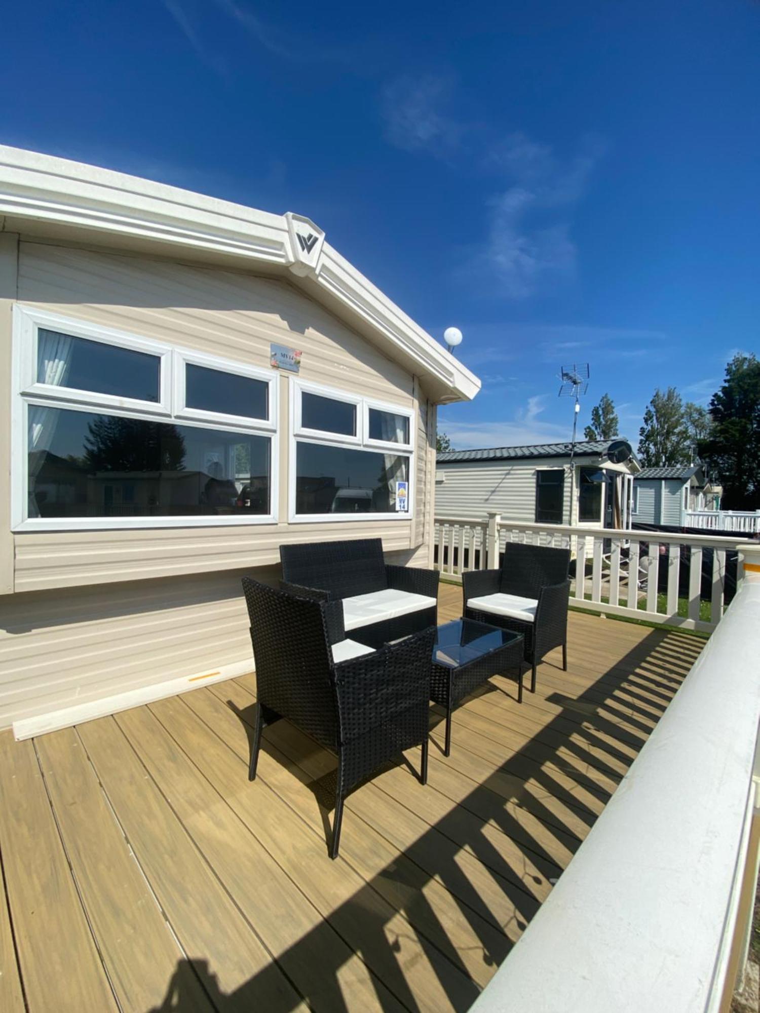 8 Bed Sun Decked Caravan Unlimited High Speed Wifi And Fun At Seawick Holiday Park Clacton-on-Sea Εξωτερικό φωτογραφία